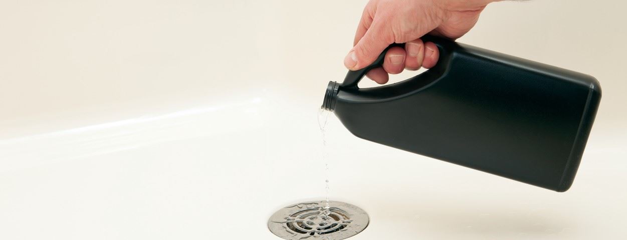 4 Common Mistakes to Avoid When Clearing a Clogged Drain